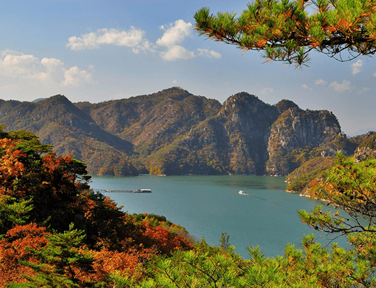 Le lac Chungjuho, au maximum de sa splendeur en automne