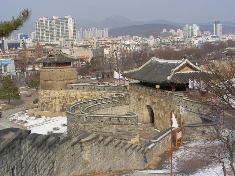 Suwon, la capitale de la province de Gyeonggi, célèbre pour la forteresse de Hwaseong